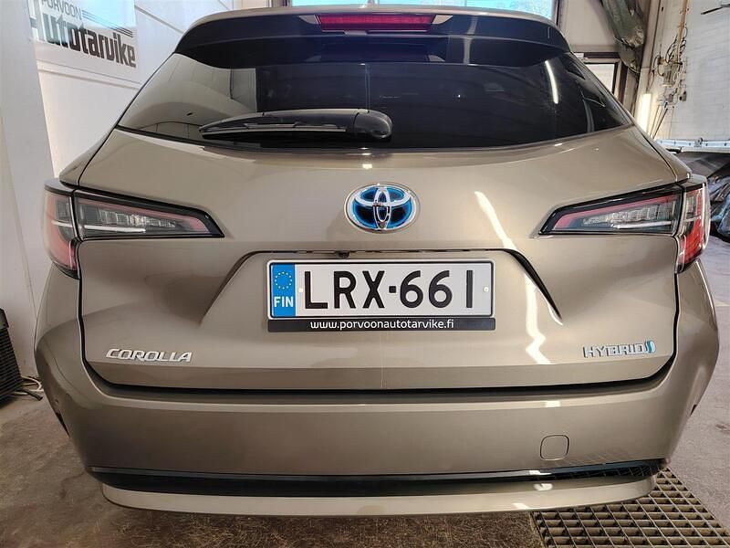 Käytetty Toyota Corolla Edition 122 HP (89 kW) 2022 Ruskea Farmari