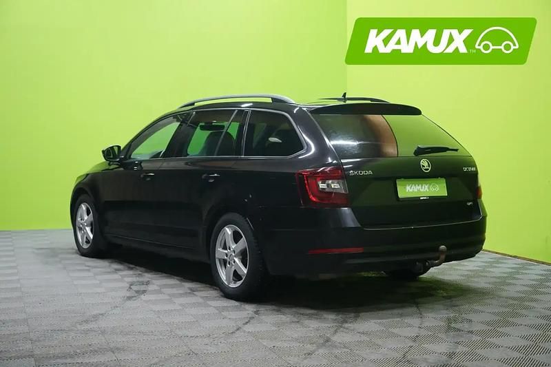 Käytetty Skoda Octavia Ambition 150 HP (110 kW) 2018 Musta Farmari