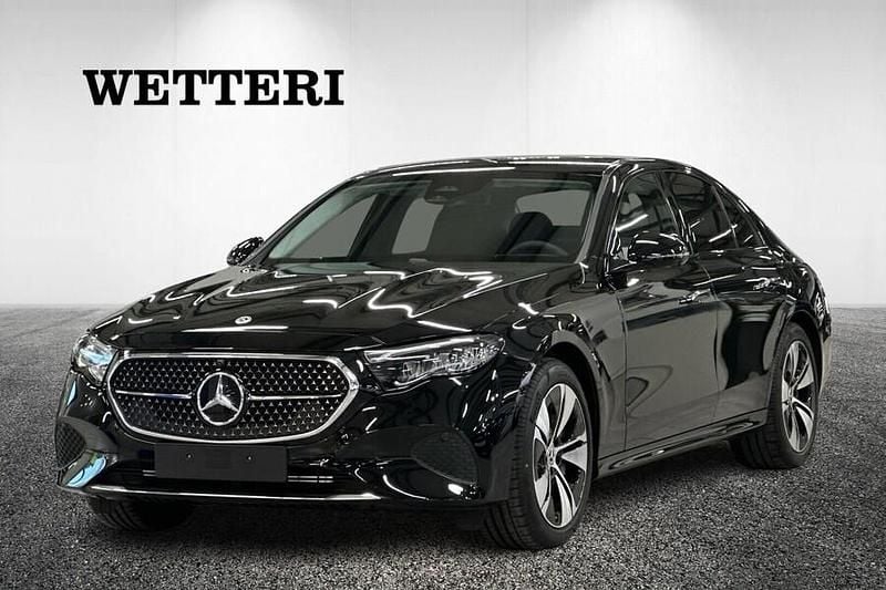 Musta Uusi 2025 Mercedes E300 Sedan | 74 900 € (Perustarjous) - Kuva 1/3