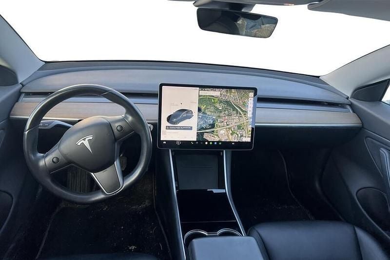 Käytetty Tesla Model 3 339 kW (462 HP) 2019 Sedan