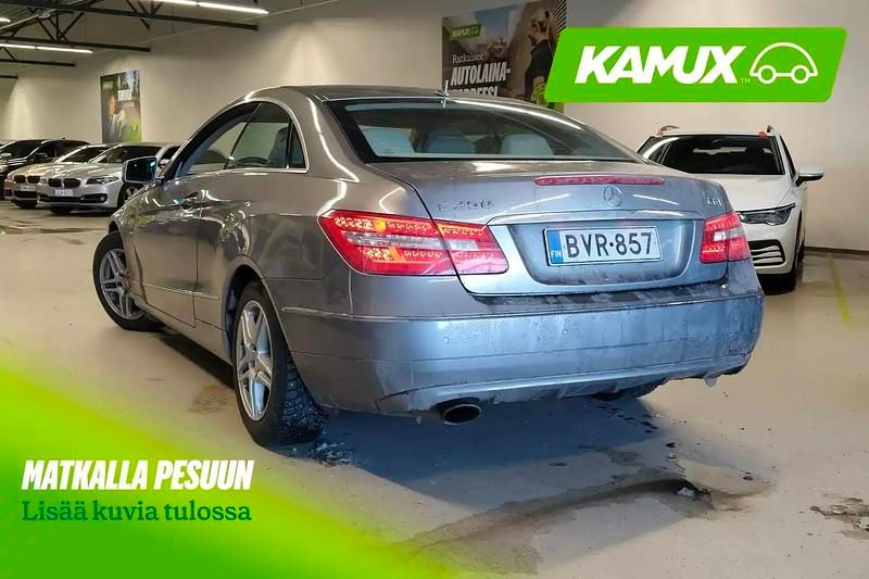 Käytetty Mercedes E250 184 HP (135 kW) 2011 Hopea / harmaa Coupe - kaksiovinen