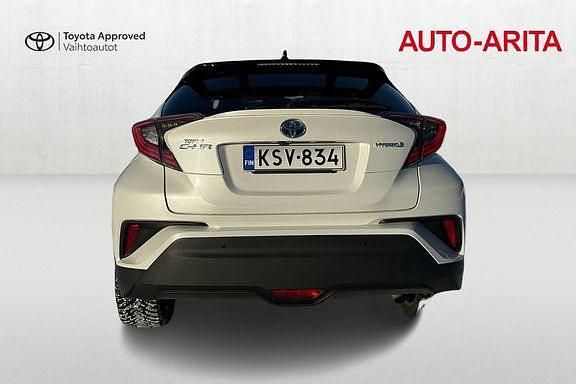 Käytetty Toyota C-HR Style 121 HP (88 kW) 2017 Valkoinen Katumaasturi