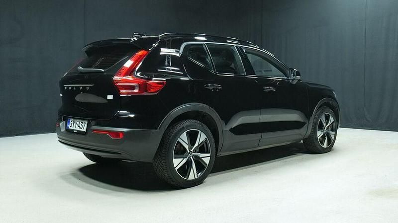 Käytetty Volvo XC40 Ultimate 169 kW (231 HP) 2023 Musta Katumaasturi