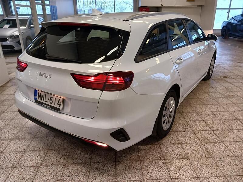 Käytetty Kia Ceed Sportswagon Comfort 101 HP (74 kW) 2023 Valkoinen Farmari