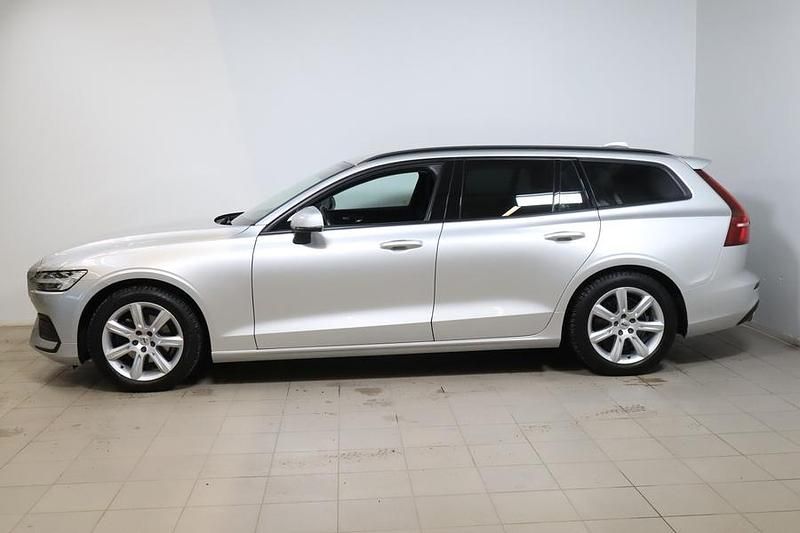 Käytetty Volvo V60 Business Edition 190 HP (139 kW) 2019 Hopea Farmari
