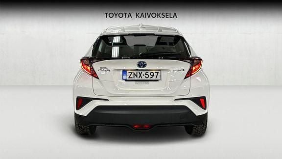 Käytetty Toyota C-HR Active 122 HP (89 kW) 2022 Valkoinen Katumaasturi