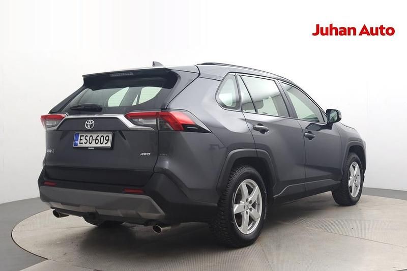 Käytetty Toyota RAV4 Business Edition 175 HP (128 kW) 2021 Harmaa Katumaasturi