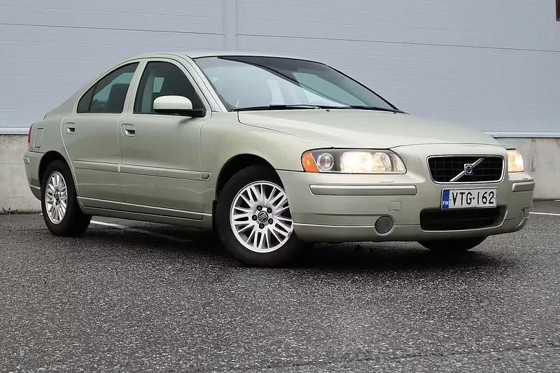 Käytetty 2004 Volvo S60 Business Edition Sedan | 3 300 € (Perustarjous) - Kuva 1/4