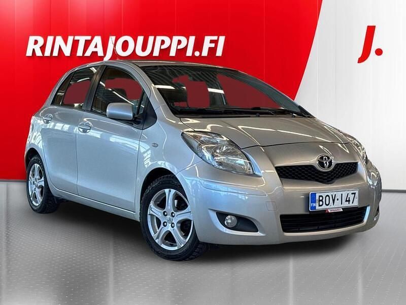 Käytetty Toyota Yaris Edition 90 HP (66 kW) 2011 Hopea Viistoperä