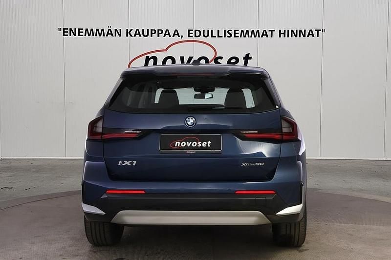 Käytetty BMW iX1 200 kW (272 HP) 2022 Sininen Katumaasturi