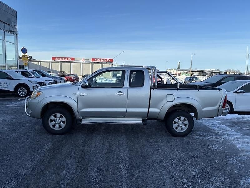 Käytetty Toyota HiLux 102 HP (75 kW) 2006 Nouto