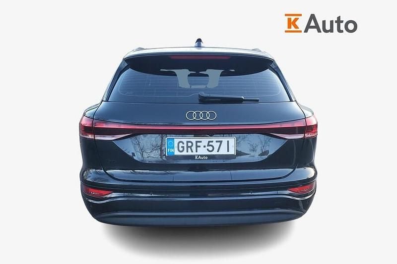 Käytetty Audi Q6 e-tron Advanced 185 kW (252 HP) 2025 Musta Katumaasturi