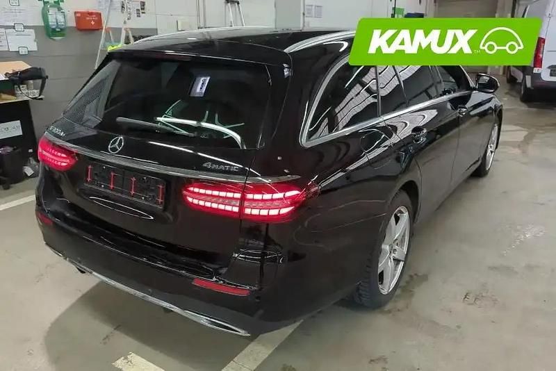 Käytetty Mercedes E300 AMG line 194 HP (142 kW) 2023 Musta Farmari