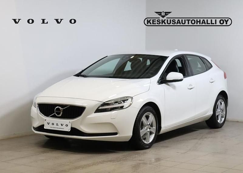 Käytetty Volvo V40 Dynamic 122 HP (89 kW) 2019 Valkoinen Viistoperä