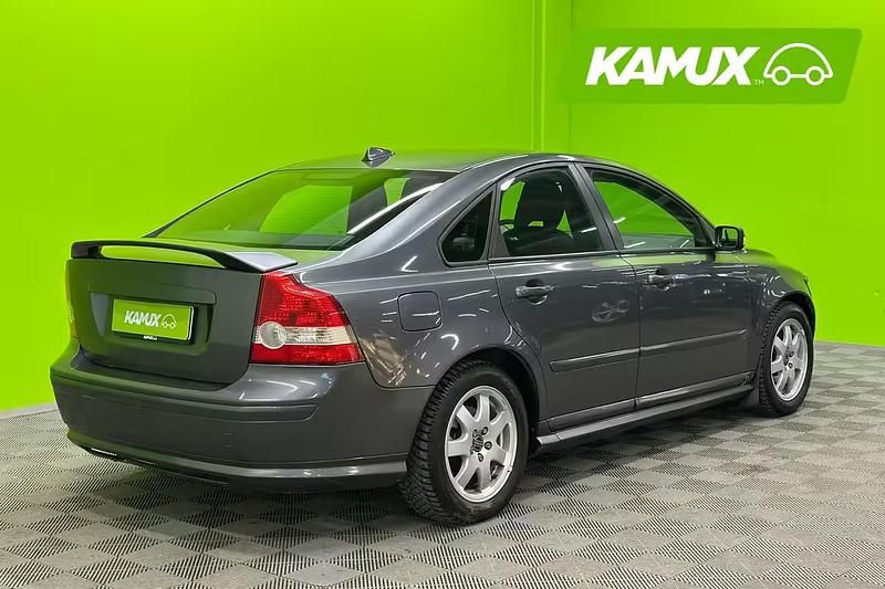 Käytetty Volvo S40 Momentum 140 HP (102 kW) 2005 Hopea / harmaa Sedan