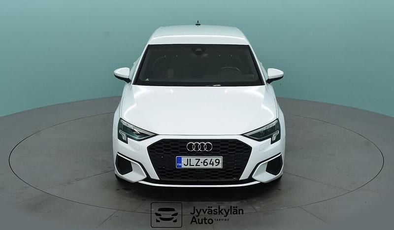 Käytetty Audi A3 Sportback e-tron Business 110 HP (80 kW) 2020 Valkoinen Viistoperä