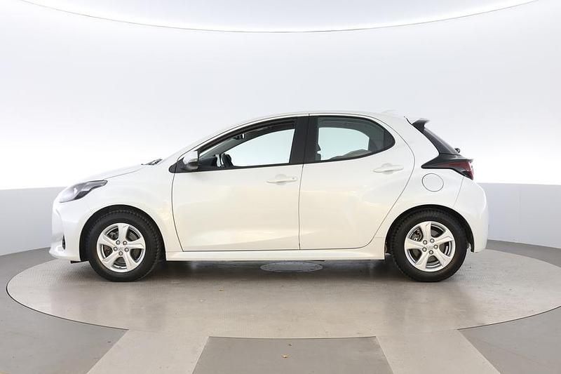 Käytetty Toyota Yaris Hybrid Active 116 HP (85 kW) 2022 Viistoperä