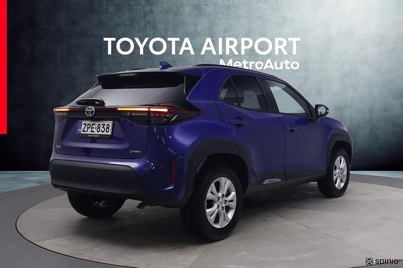 Käytetty Toyota Yaris Cross 116 HP (85 kW) 2024 Sininen Katumaasturi