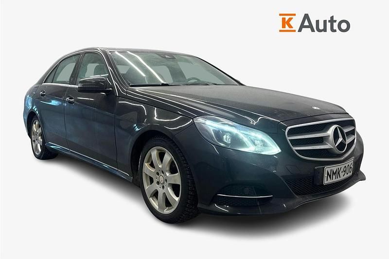 Käytetty Mercedes E200 Business 134 HP (98 kW) 2015 Musta Sedan