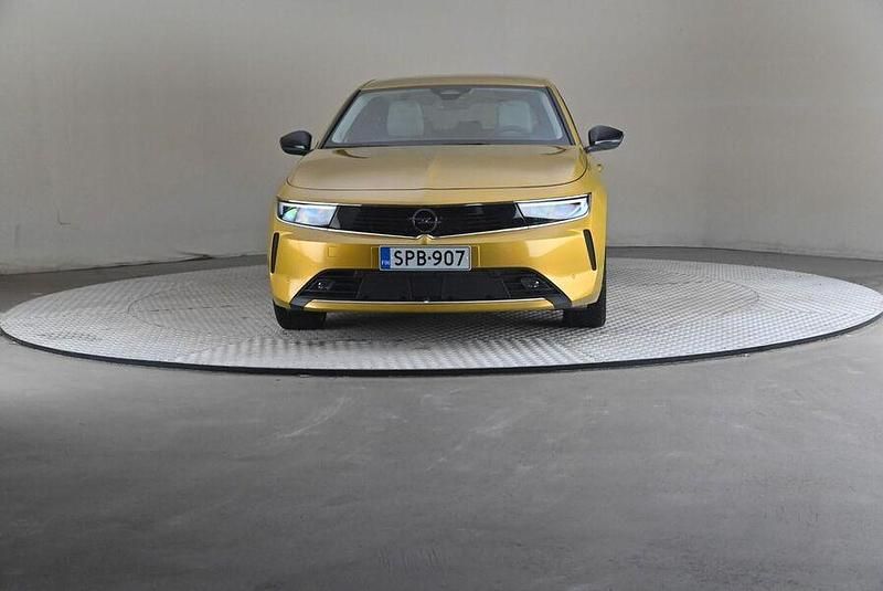 Käytetty Opel Astra Innovation 180 HP (132 kW) 2023 Viistoperä