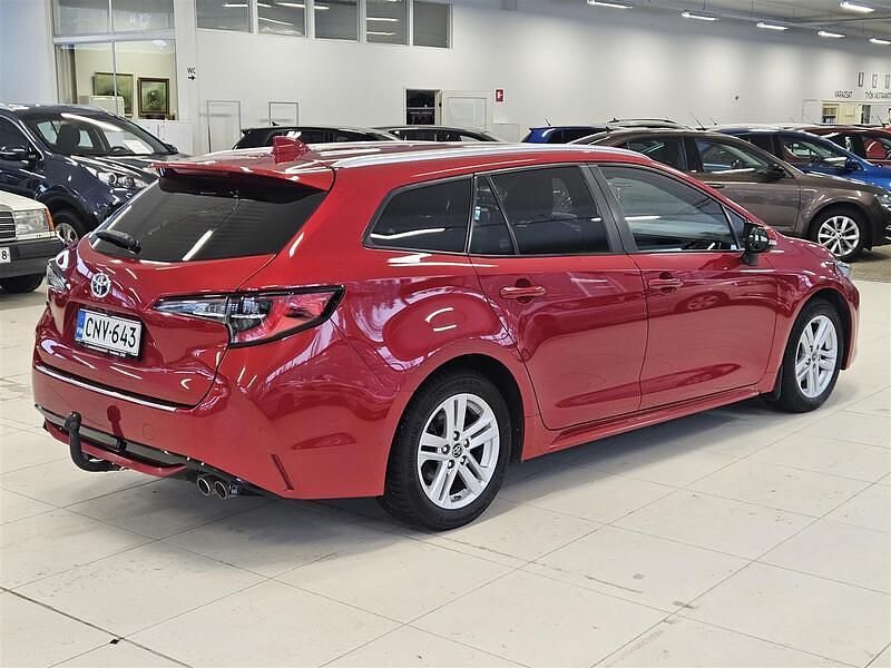 Käytetty Toyota Corolla Business Edition 184 HP (135 kW) 2019 Punainen Farmari