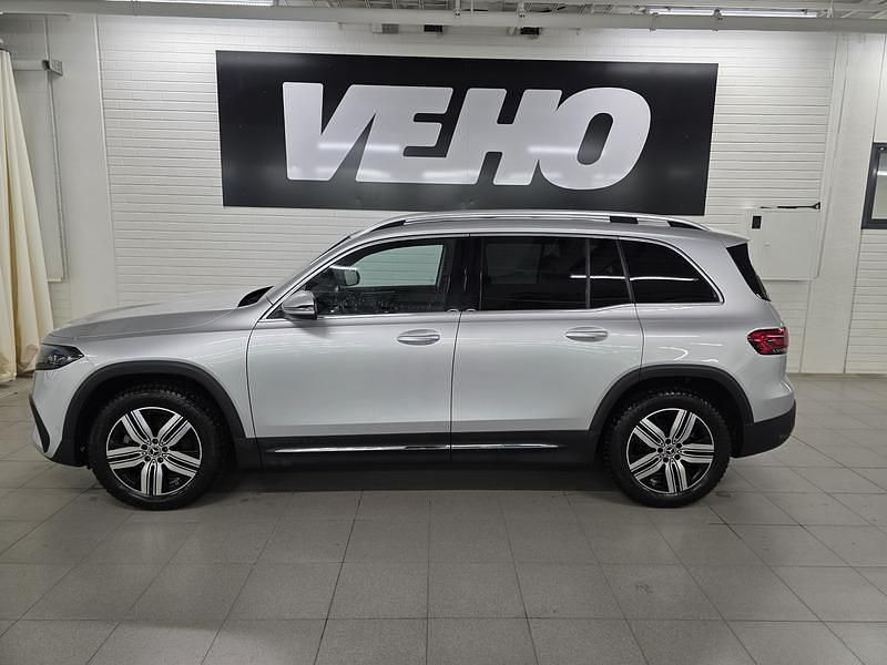 Käytetty Mercedes EQB300 AMG line 167 kW (228 HP) 2024 Katumaasturi