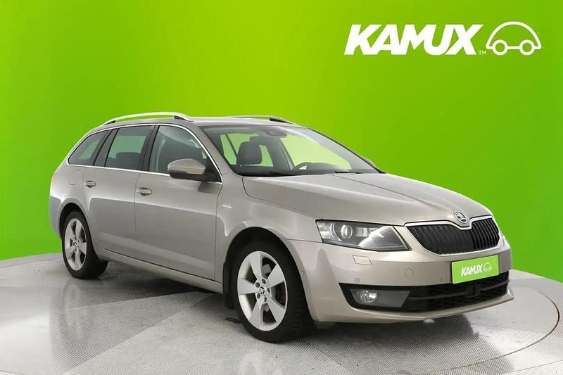 Bezova capuccino/capuccino beige Käytetty 2016 Skoda Octavia LAURIN & KLEMENT Farmari | 10 490 € (Supertarjous) - Kuva 1/4