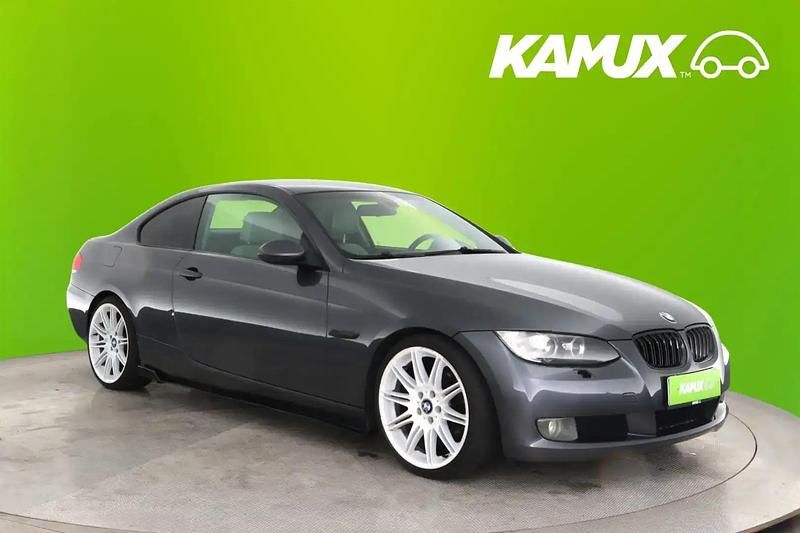 Hopea / harmaa Käytetty 2008 BMW 320 M Sport Coupe - kaksiovinen | 6 490 € (Supertarjous) - Kuva 1/4