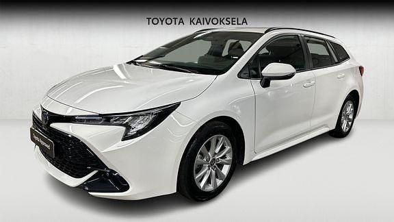 Valkoinen Käytetty 2024 Toyota Corolla Active Farmari | 28 990 € (Perustarjous) - Kuva 1/4