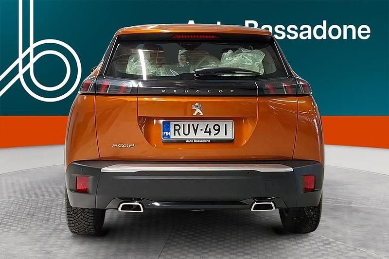 Käytetty Peugeot 2008 Active 131 HP (96 kW) 2023 Katumaasturi