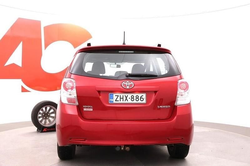 Käytetty Toyota Verso Sol 132 HP (97 kW) 2010 Punainen Tila-auto