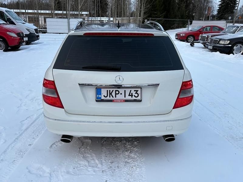 Käytetty Mercedes C320 224 HP (164 kW) 2008 Farmari