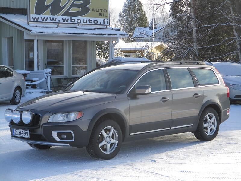 Käytetty Volvo XC70 Summum 185 HP (136 kW) 2008 Ruskea Farmari
