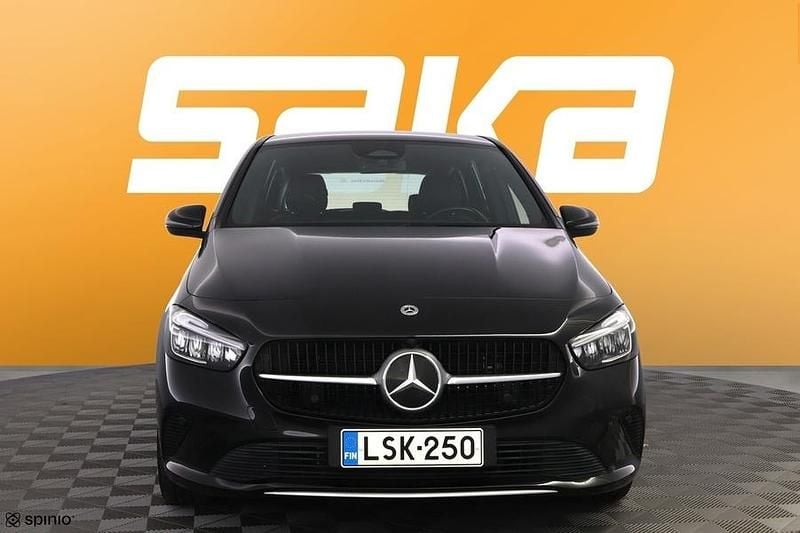 Käytetty Mercedes B250e Premium 218 HP (160 kW) 2023 Tila-auto