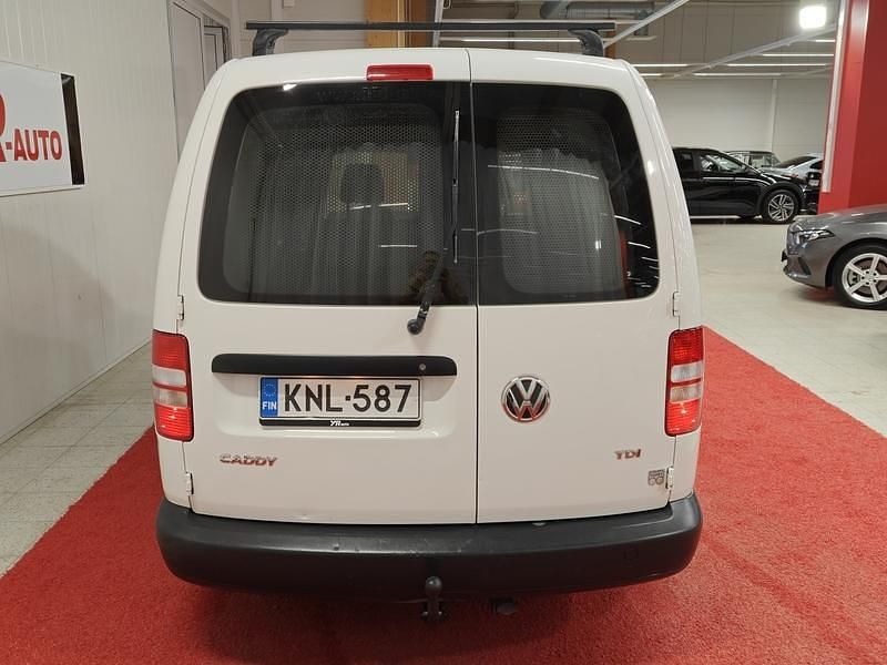 Käytetty VW Caddy 102 HP (75 kW) 2012 Tila-auto
