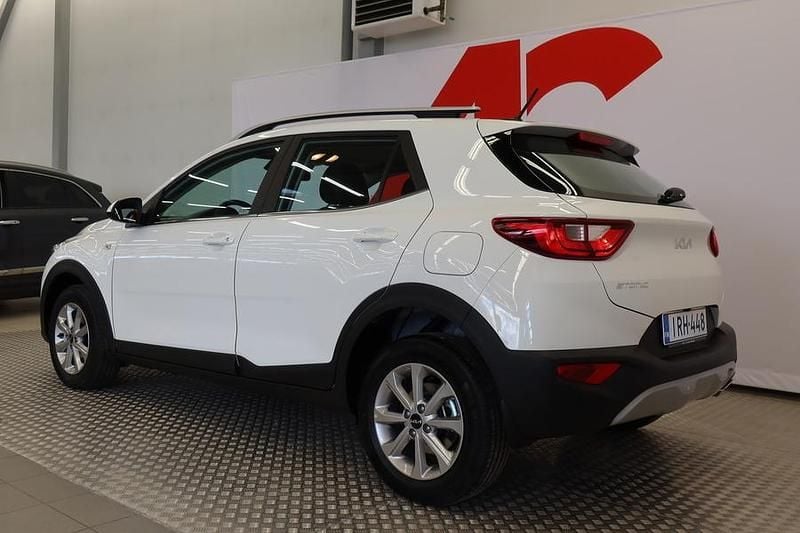 Käytetty Kia Stonic EX 101 HP (74 kW) 2023 Katumaasturi