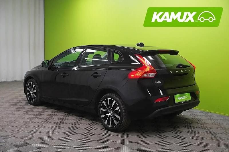 Käytetty Volvo V40 Business Edition 122 HP (89 kW) 2019 Musta Sedan