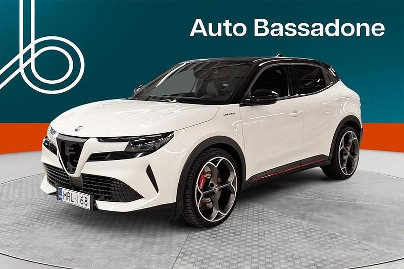 Käytetty 2025 Alfa Romeo Junior Veloce Katumaasturi | 38 990 € - Kuva 1/4