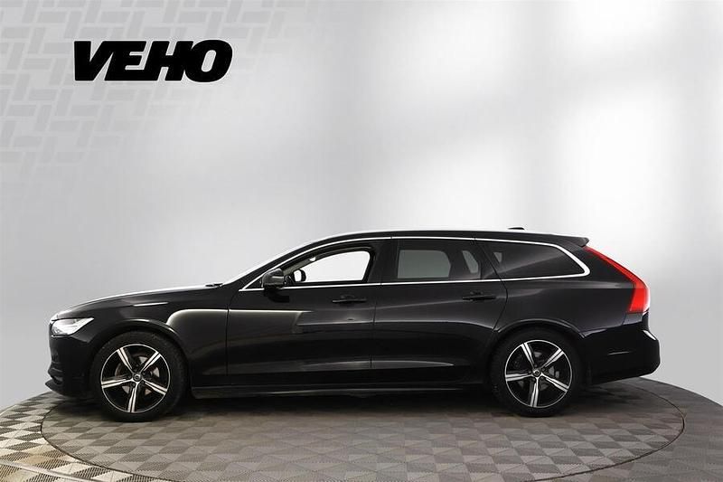 Käytetty Volvo V90 Momentum 150 HP (110 kW) 2019 Musta Farmari