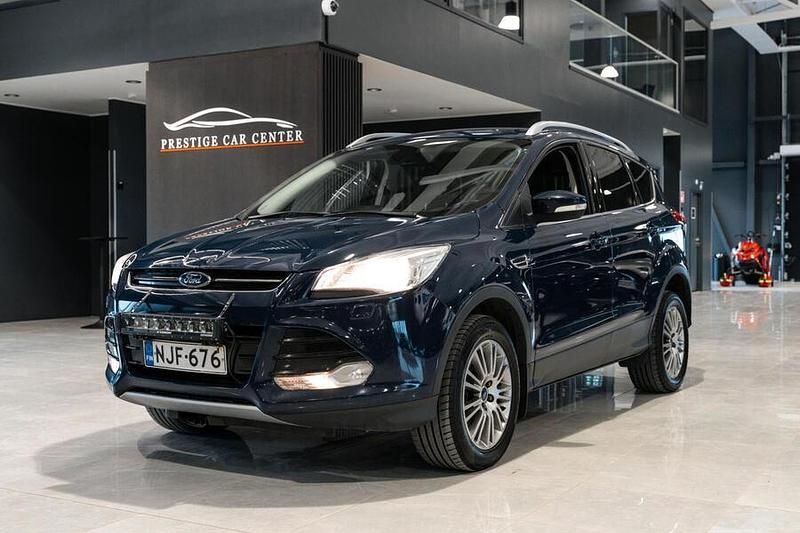 Käytetty Ford Kuga Titanium 140 HP (102 kW) 2013 Katumaasturi