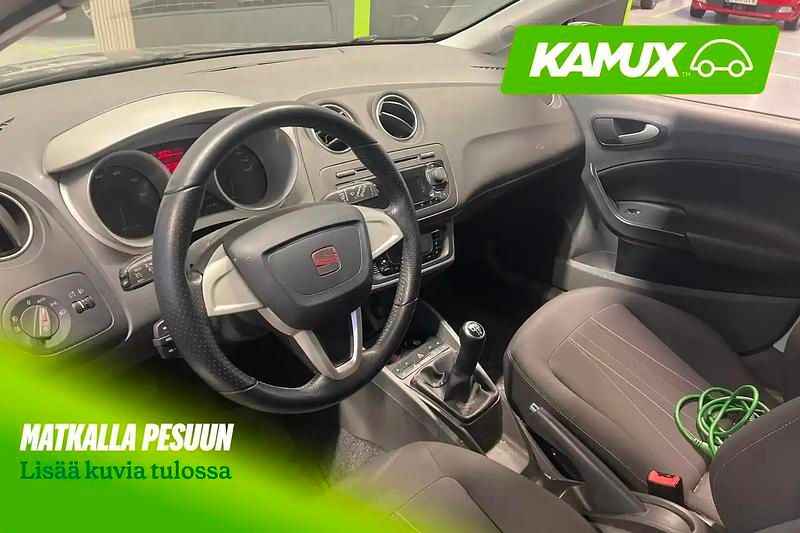 Käytetty Seat Ibiza Copa 105 HP (77 kW) 2011 Hopea / harmaa Sedan