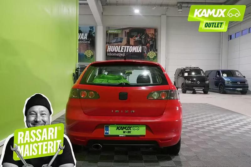 Käytetty Seat Ibiza Reference 101 HP (74 kW) 2006 Punainen Sedan