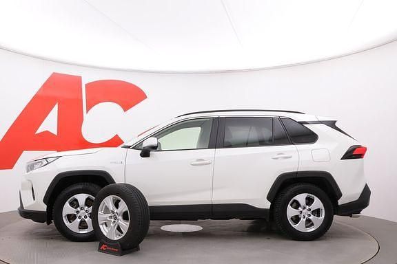 Käytetty Toyota RAV4 Active 176 HP (129 kW) 2022 Valkoinen Katumaasturi
