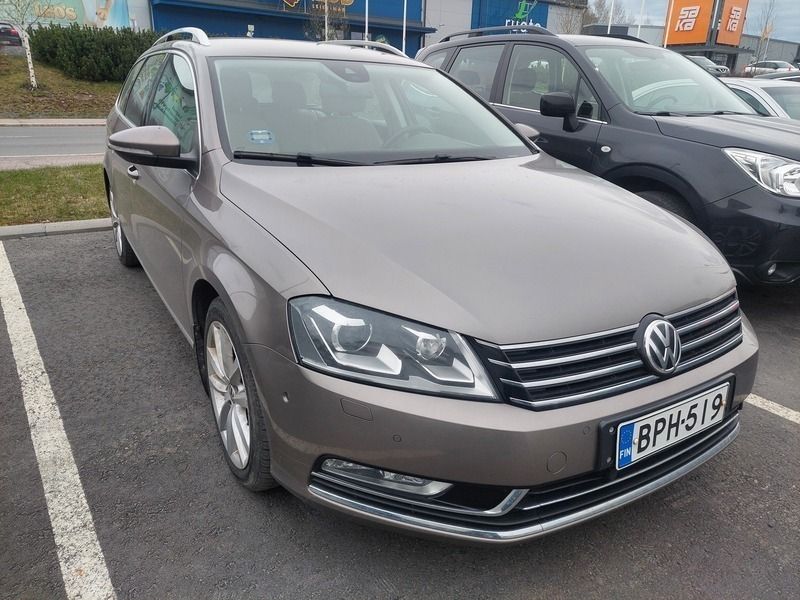 Käytetty 2012 VW Passat Highline Farmari | 9 800 € (Supertarjous) - Kuva 1/4