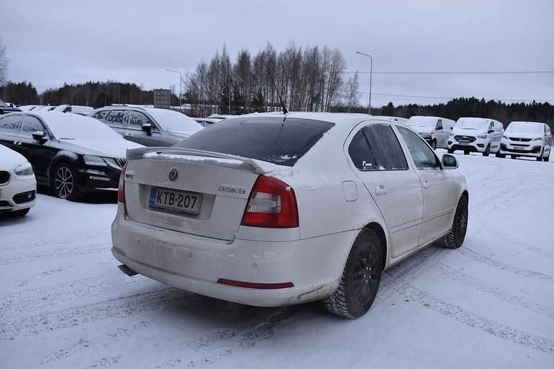 Käytetty Skoda Octavia RS 200 HP (147 kW) 2010 Viistoperä