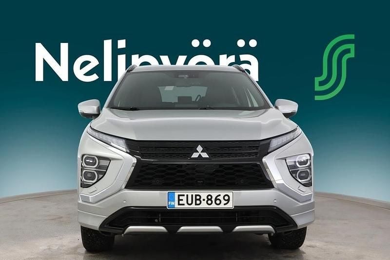 Käytetty Mitsubishi Eclipse Cross Intense 185 HP (136 kW) 2022 Hopea Katumaasturi