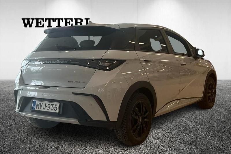 Käytetty BYD Dolphin Comfort 150 kW (204 HP) 2023 Valkoinen Viistoperä