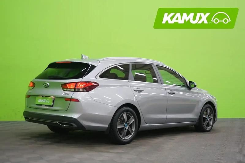 Käytetty Hyundai i30 Comfort 159 HP (116 kW) 2023 Hopea / harmaa Farmari