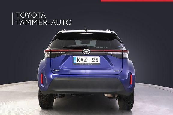 Käytetty Toyota Yaris Cross Plus 131 HP (96 kW) 2024 M20 juniper blue/bla Katumaasturi