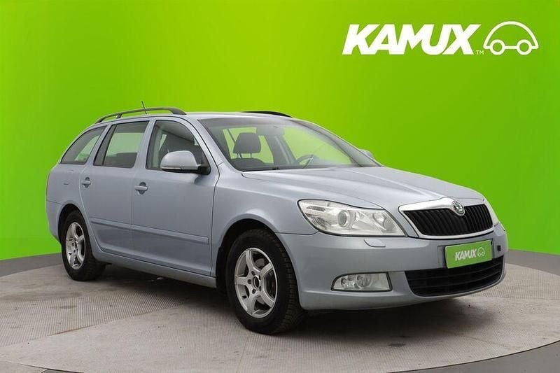 Sininen Käytetty 2011 Skoda Octavia Ambiente Farmari | 2 000 € (Supertarjous) - Kuva 1/3
